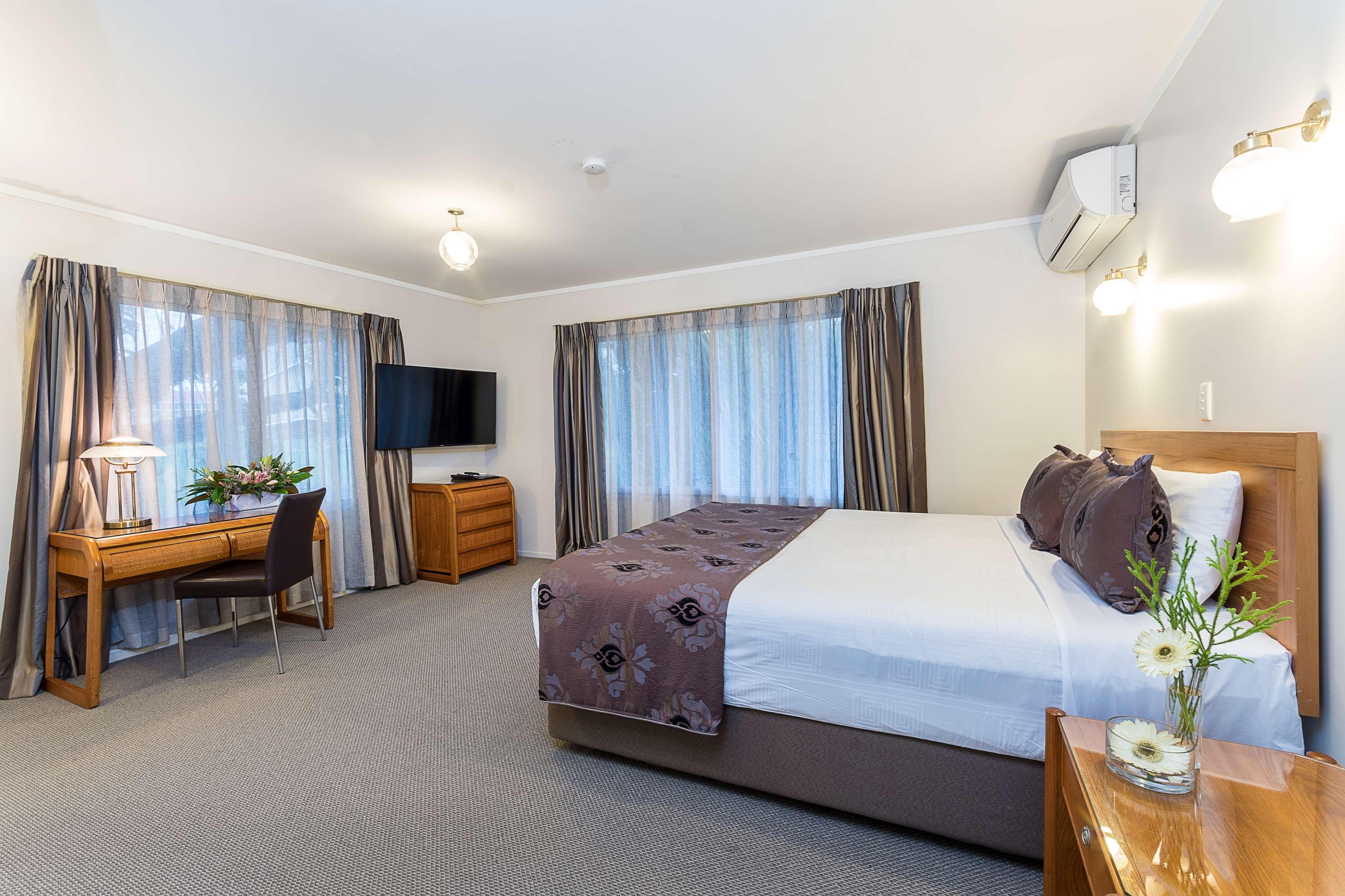 Best Western Newmarket Inn & Suites Оукланд Екстериор снимка