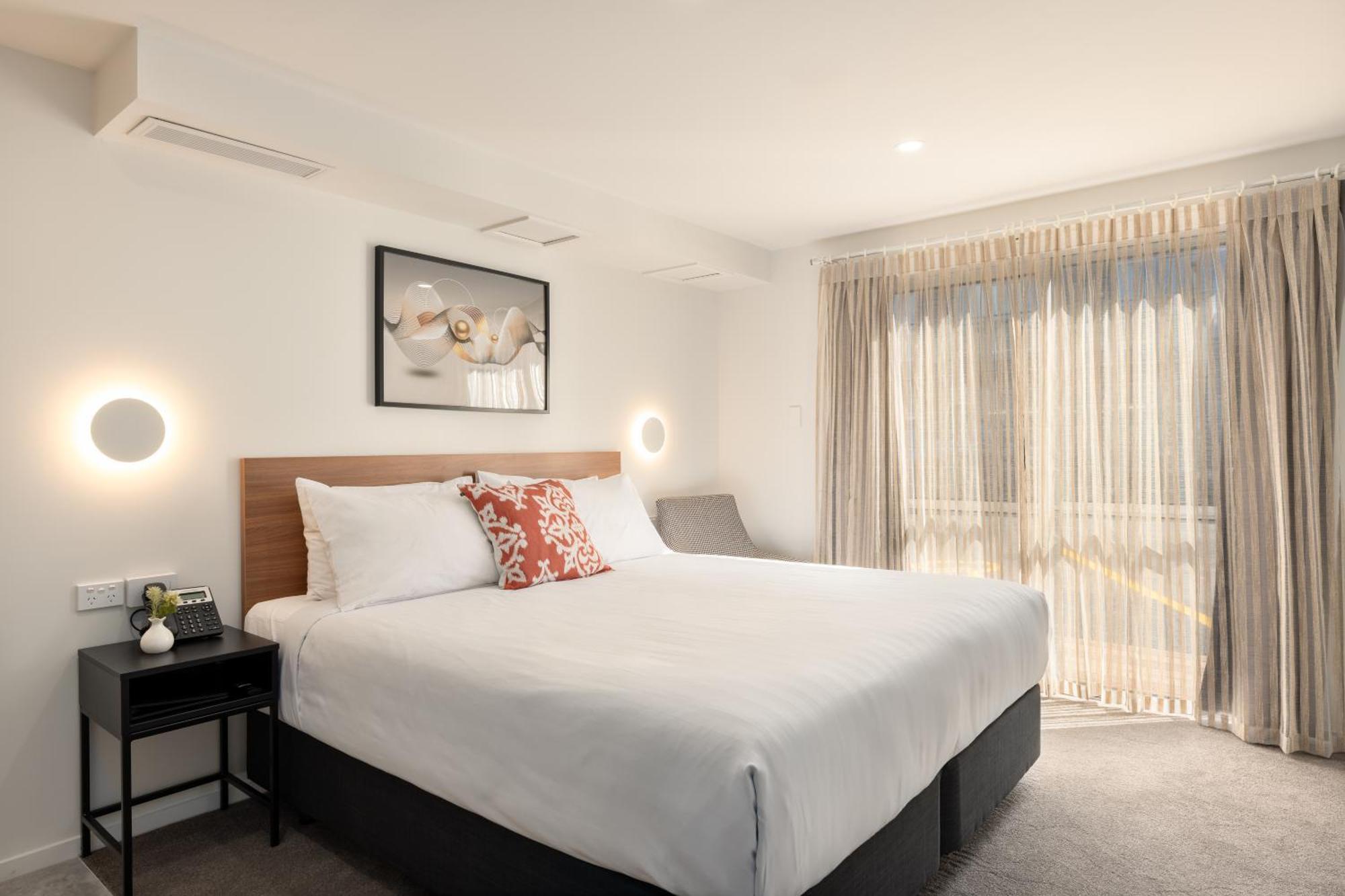 Best Western Newmarket Inn & Suites Оукланд Екстериор снимка